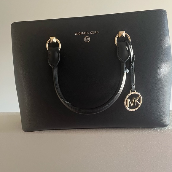 Like new Michael Kors black bag - Picture 10 of 10